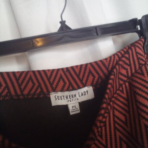 Southern Lady Petite Skirt PS Pull On Stretch Pattern Red Black - Picture 6 of 14